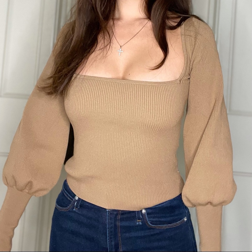 ARITZIA Wilfred knit top with detailed sleeve